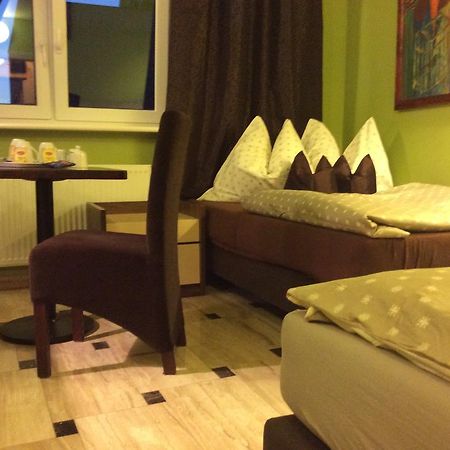 Mika Rooms Raclawicka 144 & Wislicka 3 Studio - Adults Only Варшава Экстерьер фото